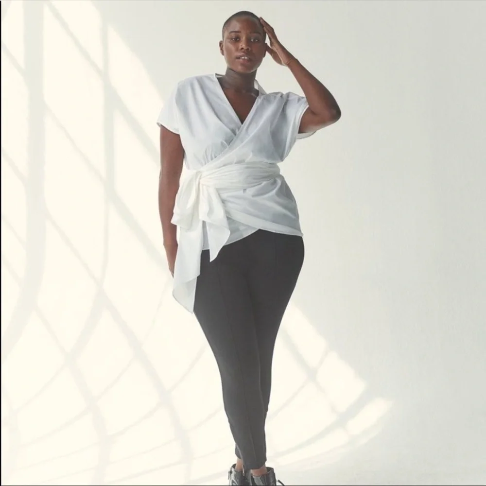 Medium (18/20/1X) Universal Standard Marano White Wrap Top - Picture 4 of 5